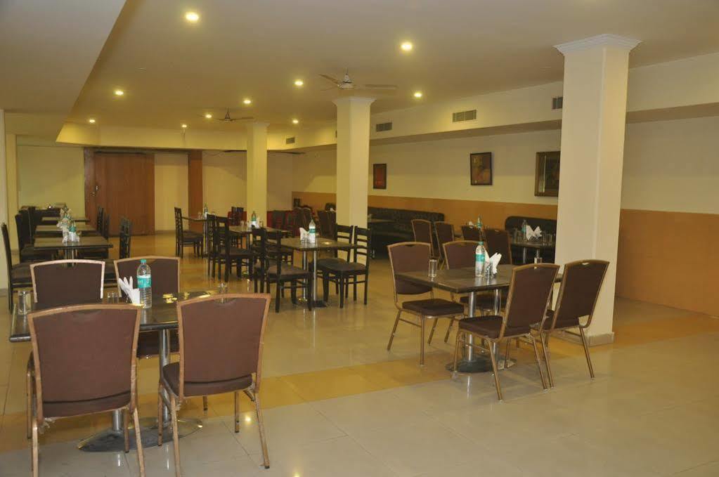 Fairmint Global Nova Deli Exterior foto
